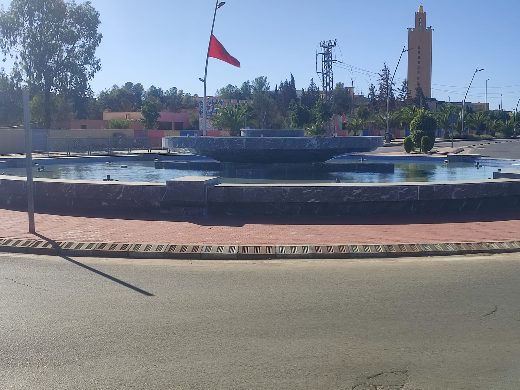 الأحمق؛ والنافورة بالفيلاج الفرنسي بخريبكة* قصة قصيرة* -عبد الرحيم هريوى – خريبكة اليوم- المغرب 