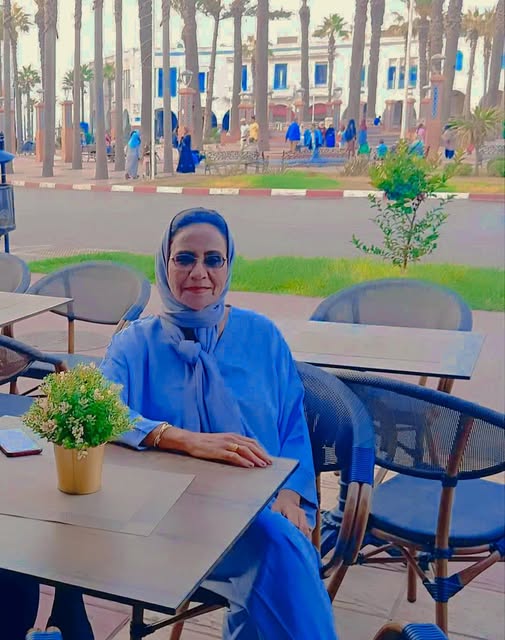 الشاعرة المغربية زهرة أحمد بولحية بأغنية كونية ..تسبل وجهها للعالم ..خريبكة اليوم – المغرب