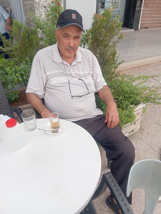 في السفر تعب للشاعر الفلسطيني محمود درويش ” أنا مثلهم لا شيء يعجبني لكن أنزلني هاهنا فقد تعبت من السفر” لكنه مفيد في نظر شاعرنا الأصيل الأستاذ علال الجعدوني- خريبكة اليوم – المغرب